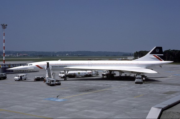 British_Airways_Concorde_G-BOAC_04