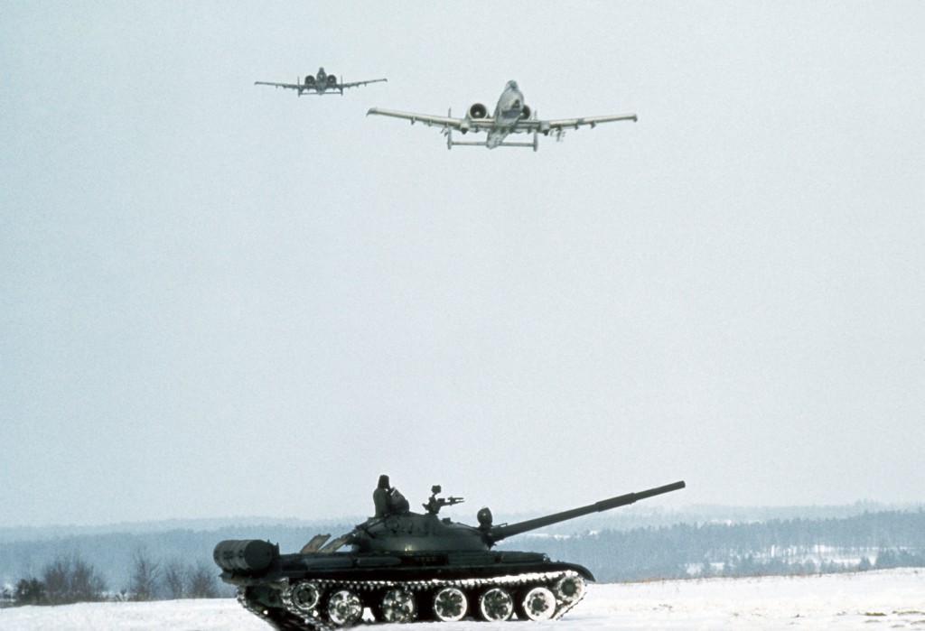 O A-10 nasceu como caçador de tanques na Guerra Fria