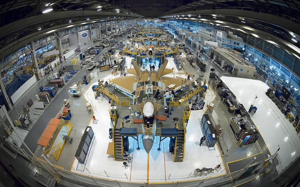F-22 - linha de montagem - foto Lockheed Martin