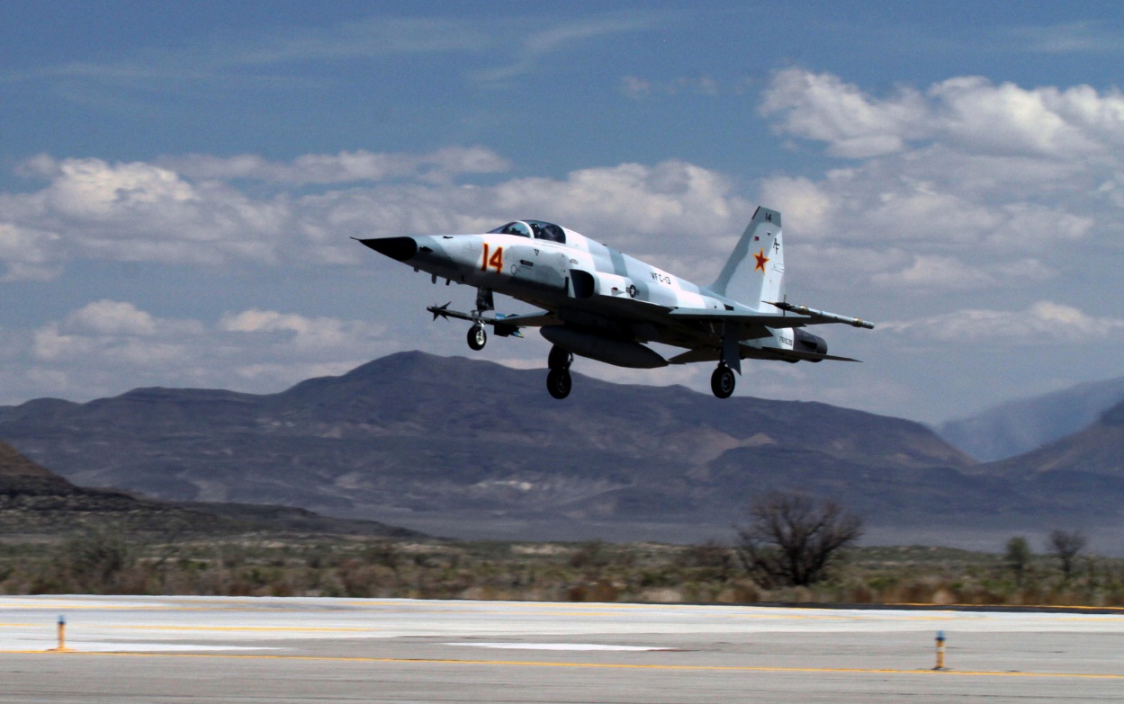 F-5 do VFC 13 - foto USN