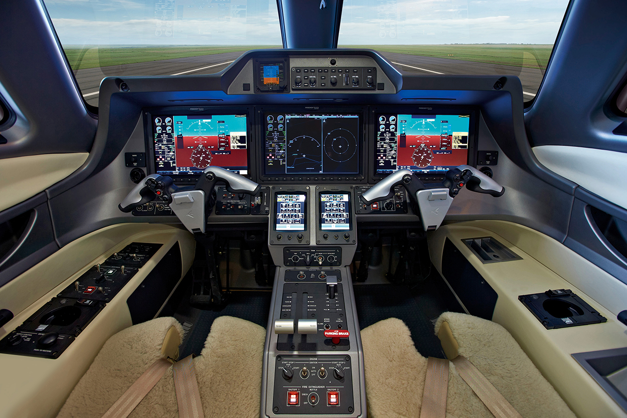 Cockpit do Phenom 100EV