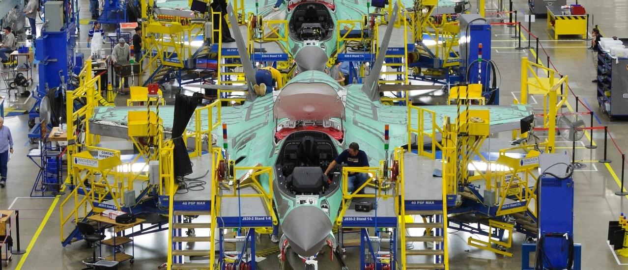 linha do montagem do F-35 - foto LM