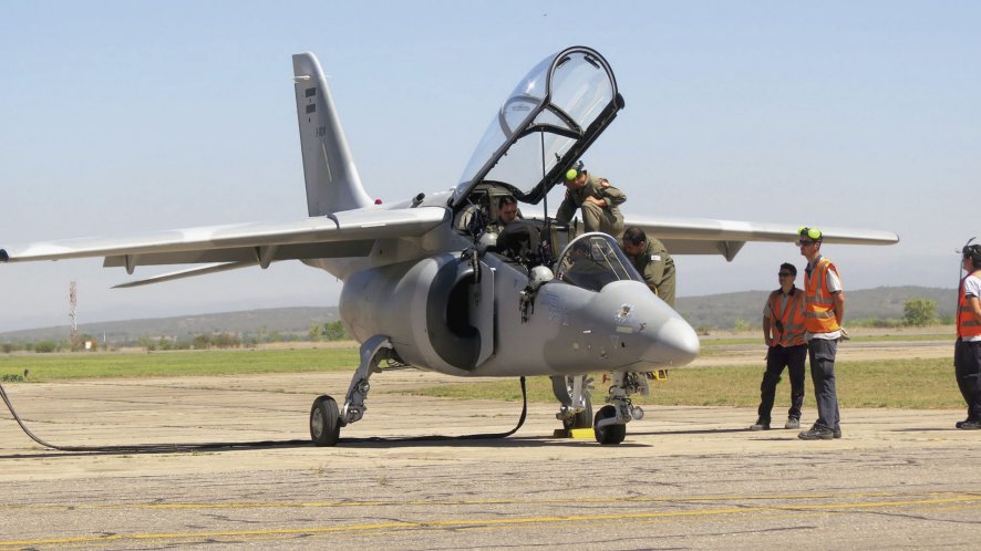 FAdeA IA-63 Pampa II/III - Página 28 Primeiro-Pampa-III-de-produ%C3%A7%C3%A3o-realiza-primeiro-voo