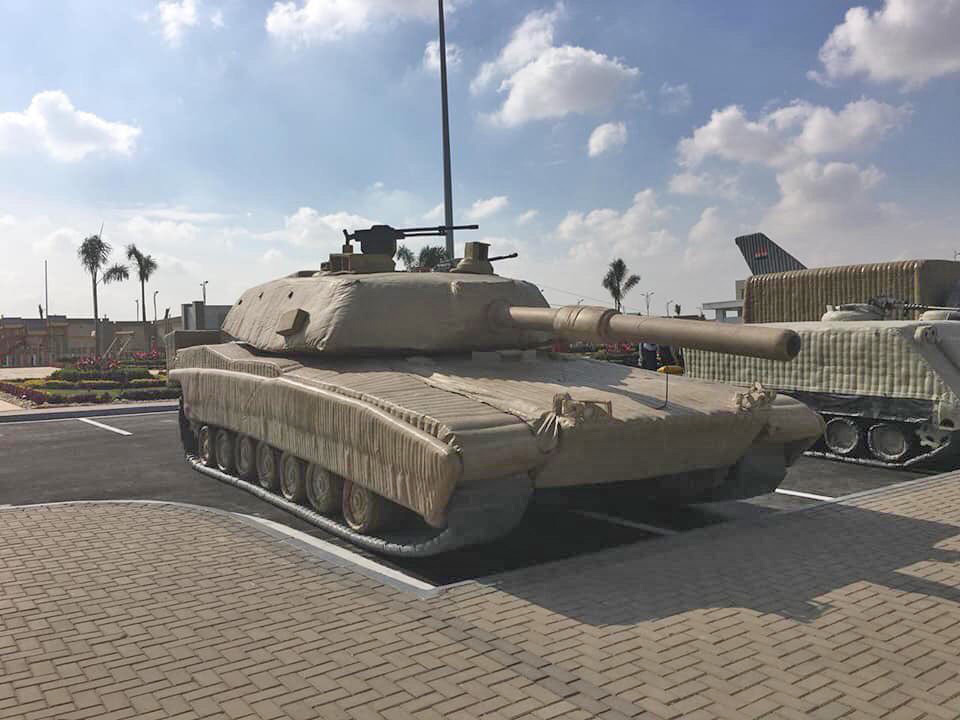 Tanque M1 Abrams inflável