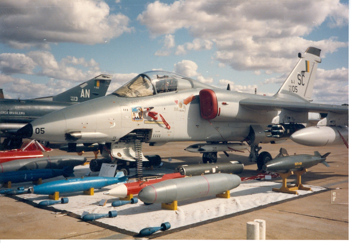 Caças da Força Aérea Brasileira nos anos 90 - Poder Aéreo – Aviação, Forças  Aéreas, Indústria Aeroespacial e de Defesa