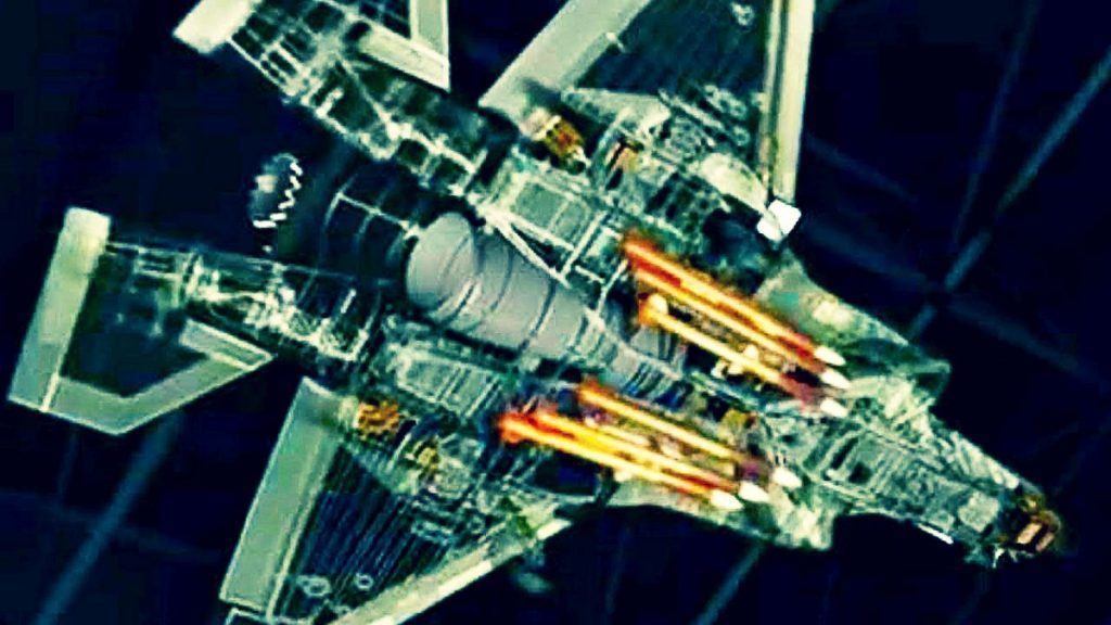 F-35C com seis mísseis AMRAAM nas baias internas de armas