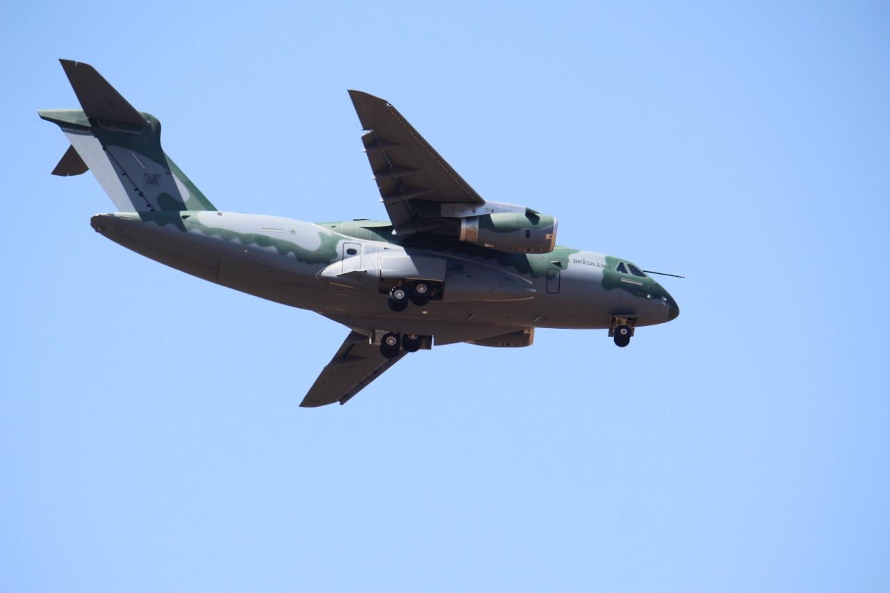 Defesa em Foco no LinkedIn: Embraer C-390 vence Hercules C-130J na