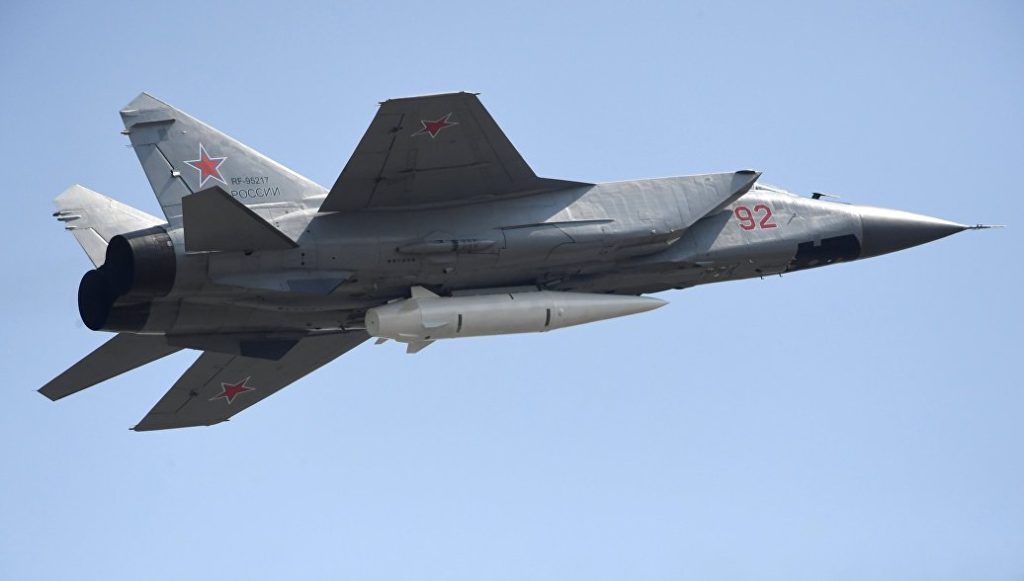MiG-31 com míssil Kinzhal