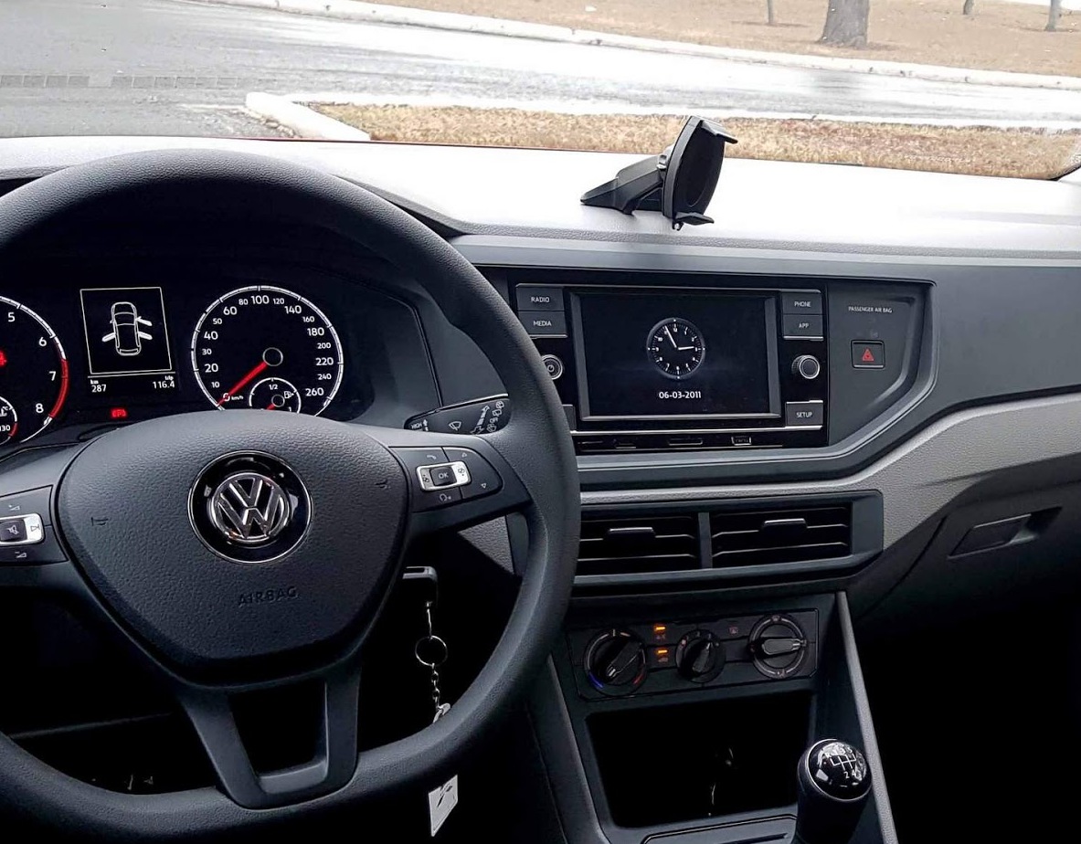 VW-Polo-interior.jpg