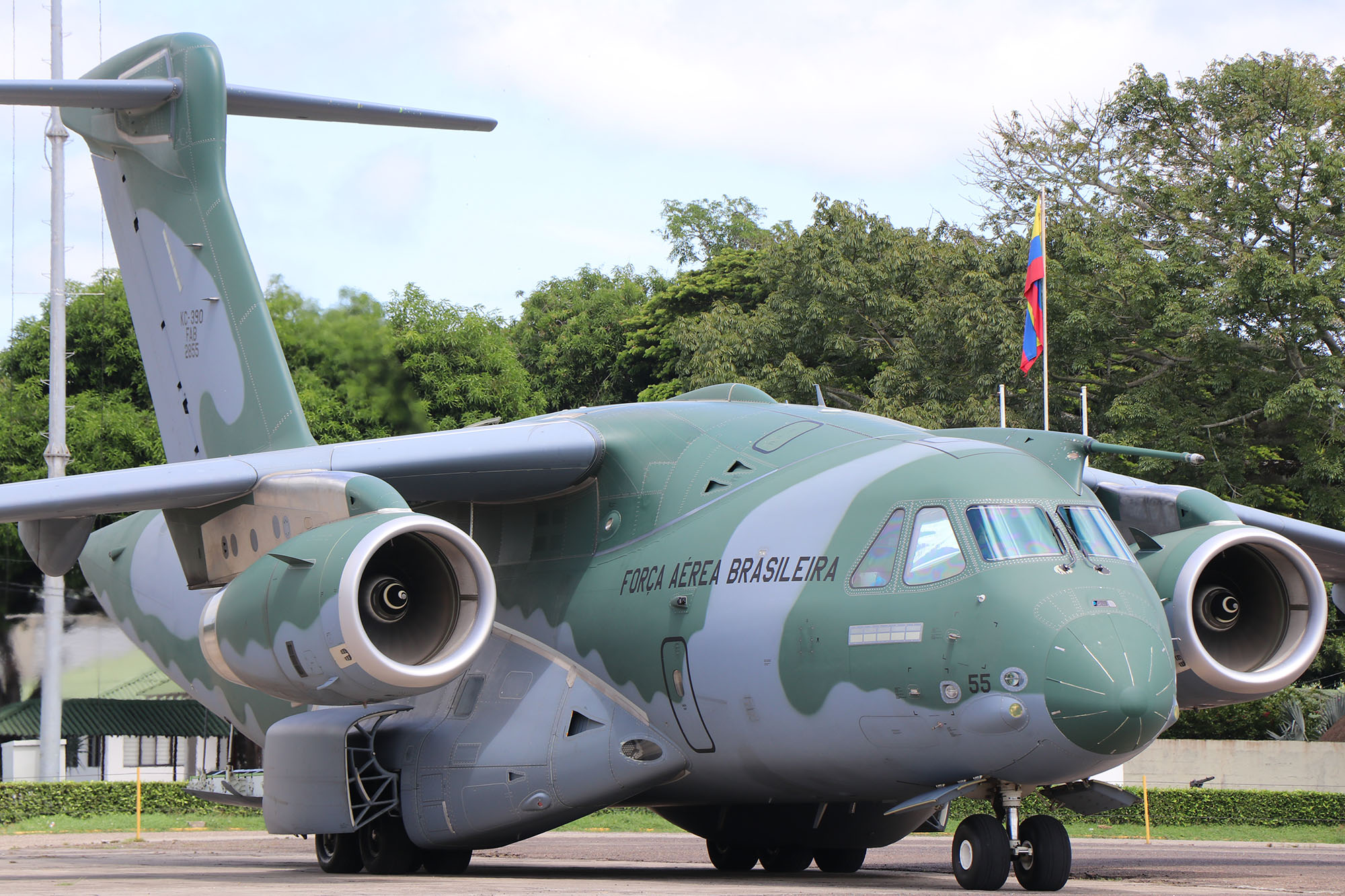 Dois aviões KC-390 da FAB devem resgatar brasileiros que estão na Ucrânia -  Poder Aéreo – Aviação, Forças Aéreas, Indústria Aeroespacial e de Defesa