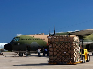 c-130-fab-2451-carrega-para-viagem-jordania-foto-fab