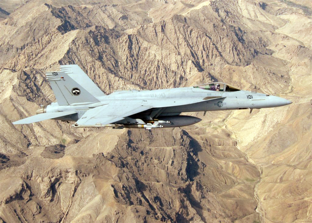 Super Hornet em missão no Afeganistão - foto USN