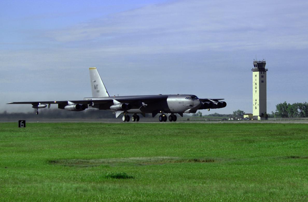 B-52 rumo a Guam - foto 2 USAF