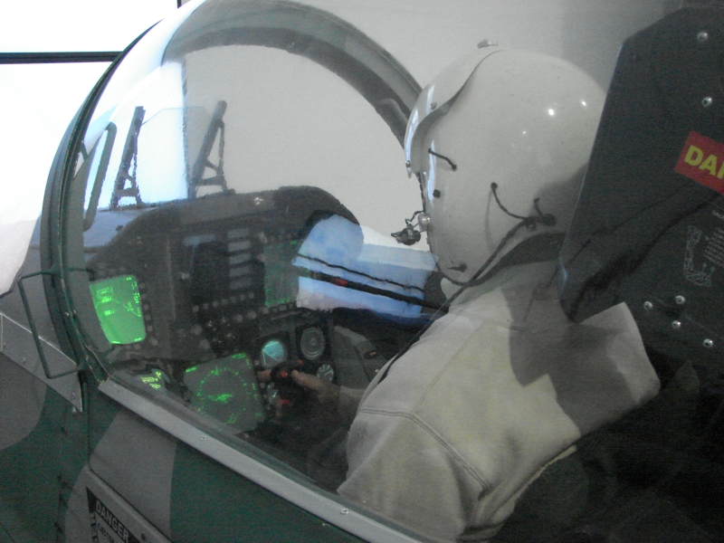 museu_TAM simulador F-18